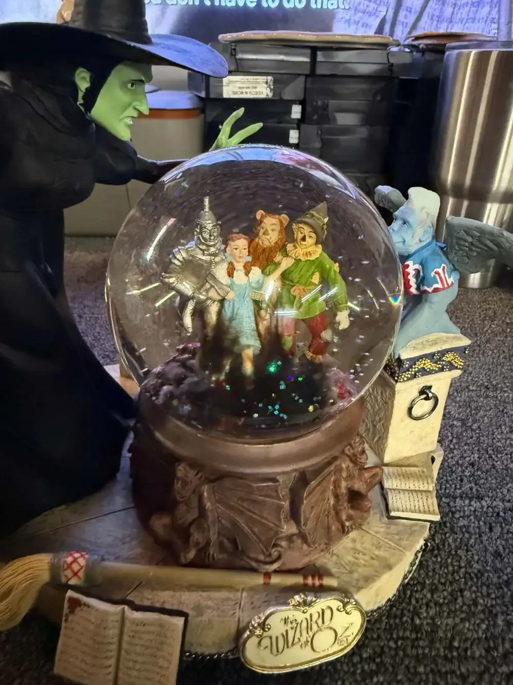 San Francisco Music Box Co. The Wizard of Oz Wicked Witch Musical Snow Globe